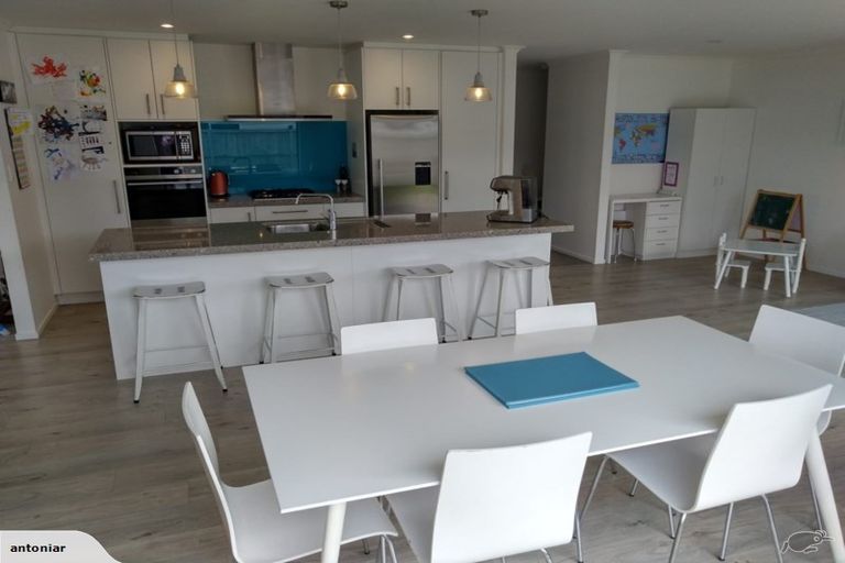 Photo of property in 4 Aporo Drive, Kumeu, 0810