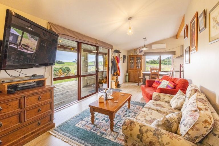 Photo of property in 831 Te Onepu Road, Te Onepu, Hastings, 4174