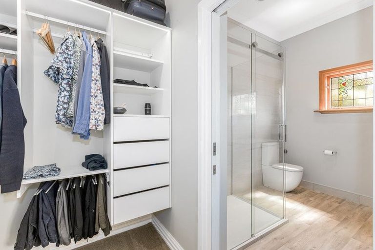 Photo of property in 21 Farm Road, Northland, Wellington, 6012