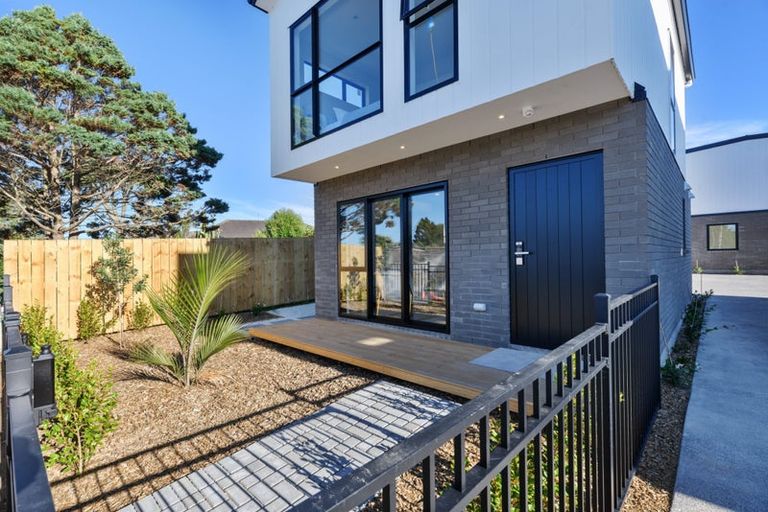 Photo of property in 14e Durham Street, Te Atatu Peninsula, Auckland, 0610