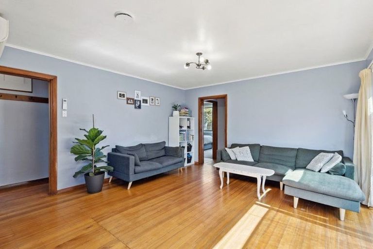 Photo of property in 2/7 Wilmot Street, Northcote, Christchurch, 8052