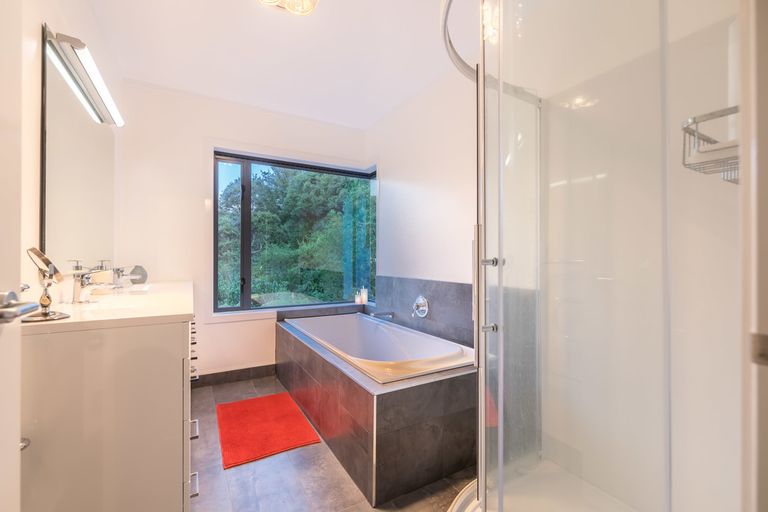 Photo of property in 366d Huia Road, Titirangi, Auckland, 0604