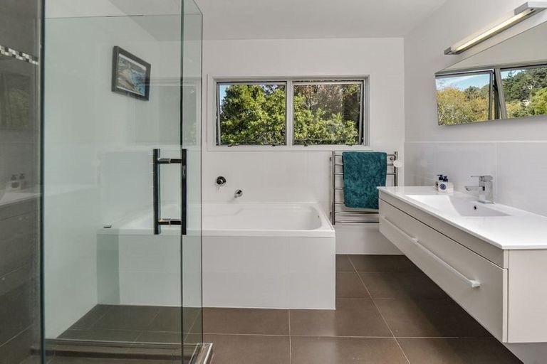 Photo of property in 26 Macnay Way, Murrays Bay, Auckland, 0630