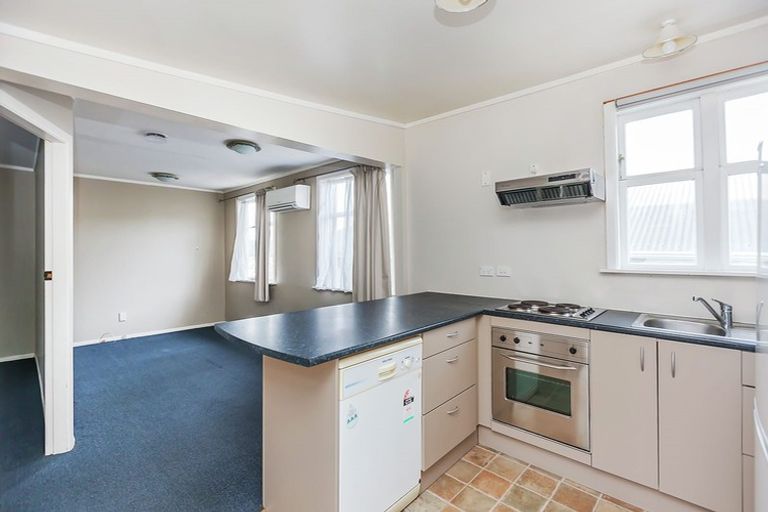 Photo of property in 5/60 Fairlie Terrace, Kelburn, Wellington, 6021