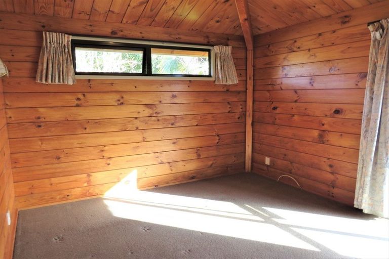 Photo of property in 114 Marina View Drive, West Harbour, Auckland, 0618