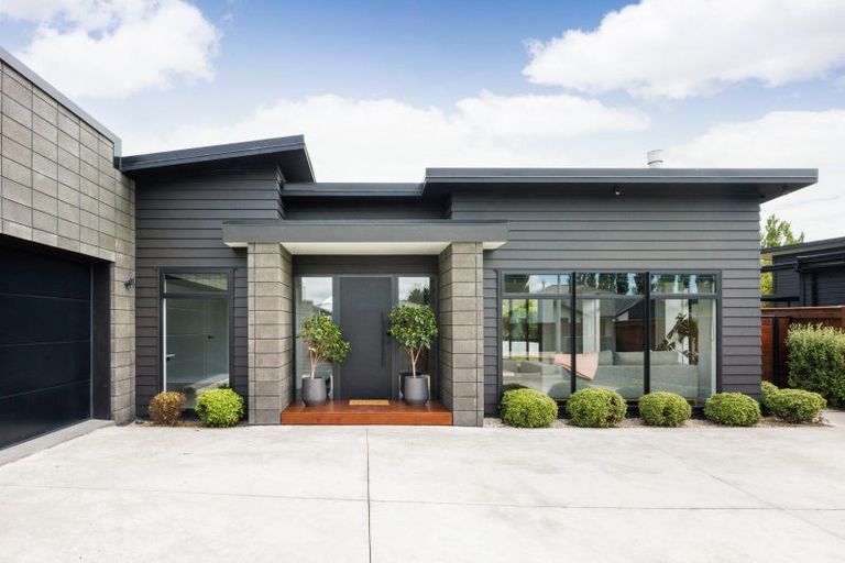 Photo of property in 35 Freedom Drive, Kelvin Grove, Palmerston North, 4414