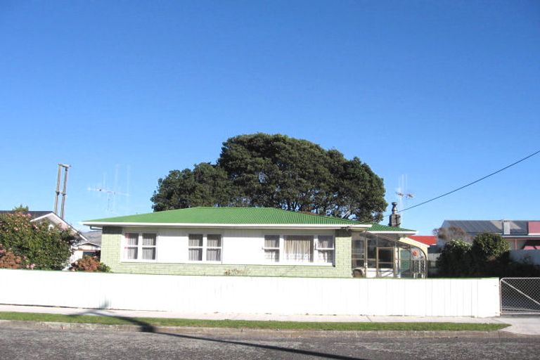 Photo of property in 25 Raukawa Street, Otaki, 5512