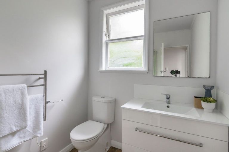 Photo of property in 1 Huia Road, Raumati Beach, Paraparaumu, 5032