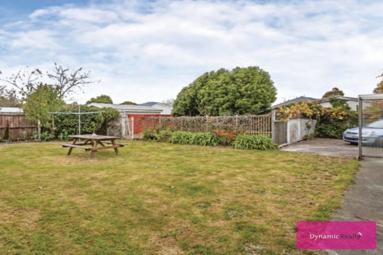 Photo of property in 35 Warren Crescent, Hillmorton, Christchurch, 8025