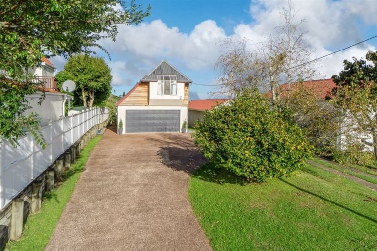 Photo of property in 20 Rugby Road, Birkenhead, Auckland, 0626