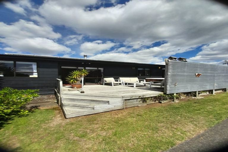 Photo of property in 992 Paerata Road, Paerata, Drury, 2676