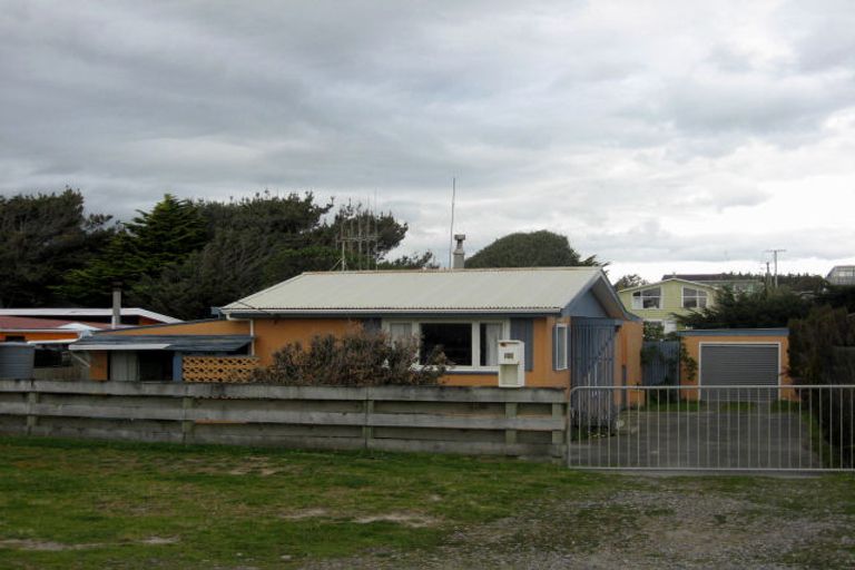 Photo of property in 76 Park Avenue, Waitarere Beach, Levin, 5510