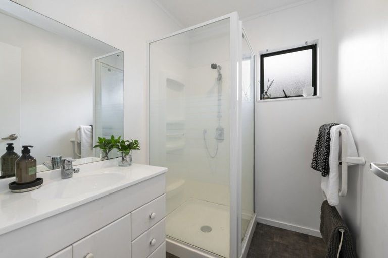 Photo of property in 7/1 Valley Road, Northcote, Auckland, 0626
