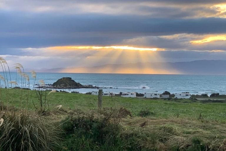 Photo of property in 95 Frentz Road, Pahia, Riverton, 9881