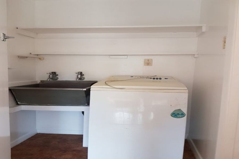 Photo of property in 85 Northland Road, Northland, Wellington, 6012