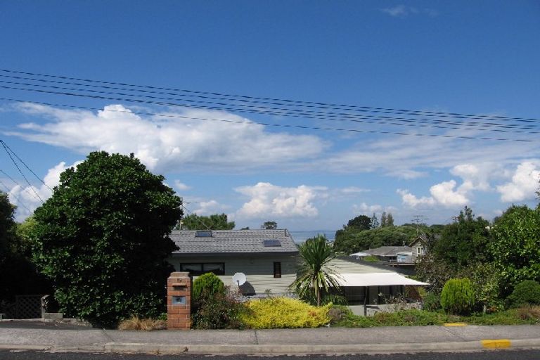 Photo of property in 2/9 Tipau Street, Torbay, Auckland, 0630