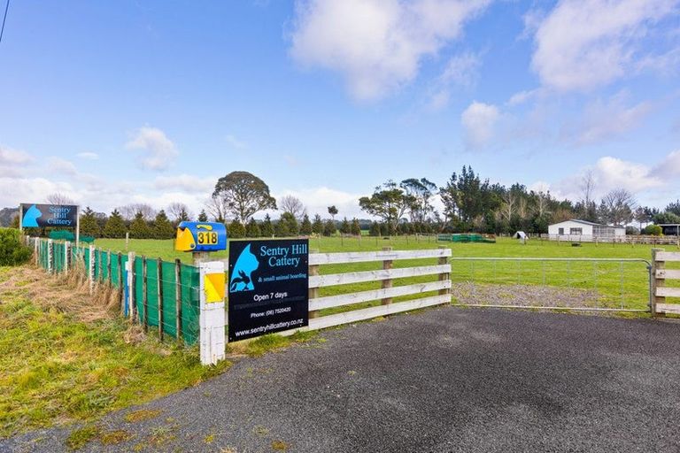 Photo of property in 318 Mountain Road, Lepperton, New Plymouth, 4373