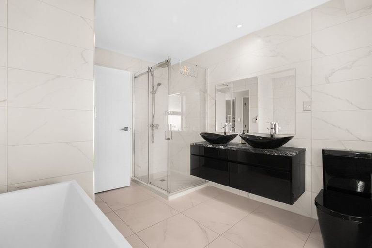 Photo of property in 28 Mareretu Avenue, Patumahoe, Pukekohe, 2679