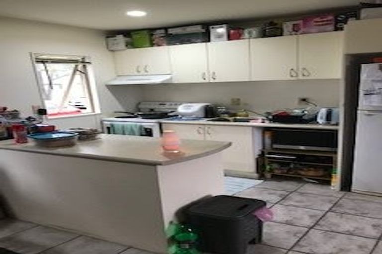 Photo of property in 7 Lockington Avenue, Henderson, Auckland, 0612