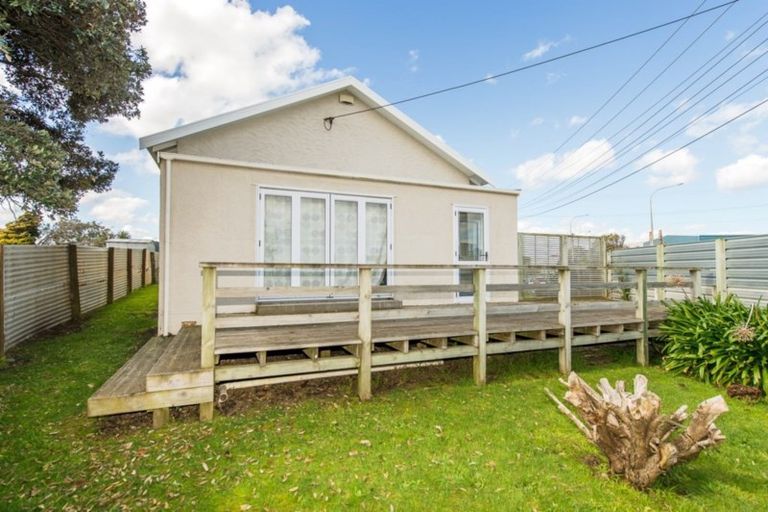 Photo of property in 20 Bryce Street, Castlecliff, Whanganui, 4501