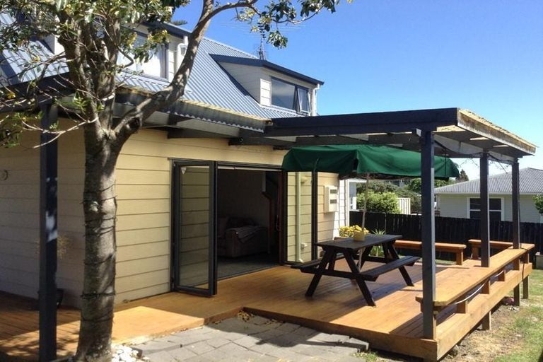Photo of property in 2/274 Rangatira Road, Beach Haven, Auckland, 0626