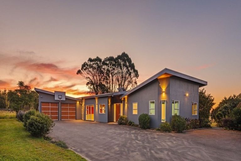 Photo of property in 53-55 Oram Drive, Turitea, Palmerston North, 4472