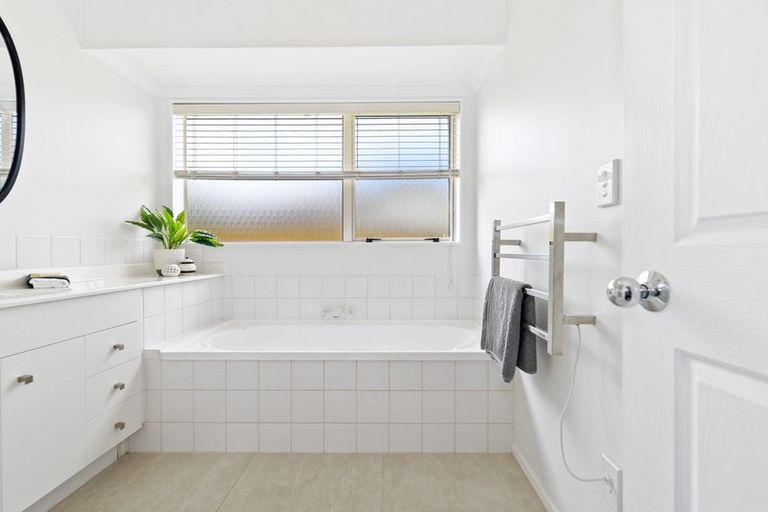 Photo of property in 71 Spinnaker Drive, Flagstaff, Hamilton, 3210