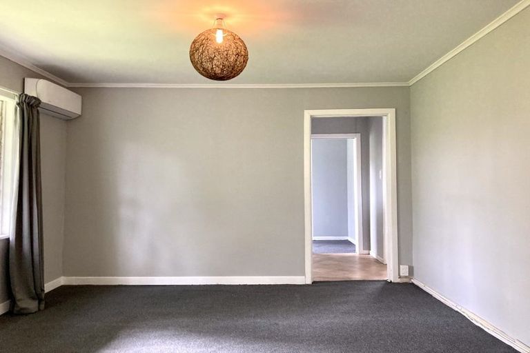 Photo of property in 23 Titirangi Road, New Lynn, Auckland, 0600