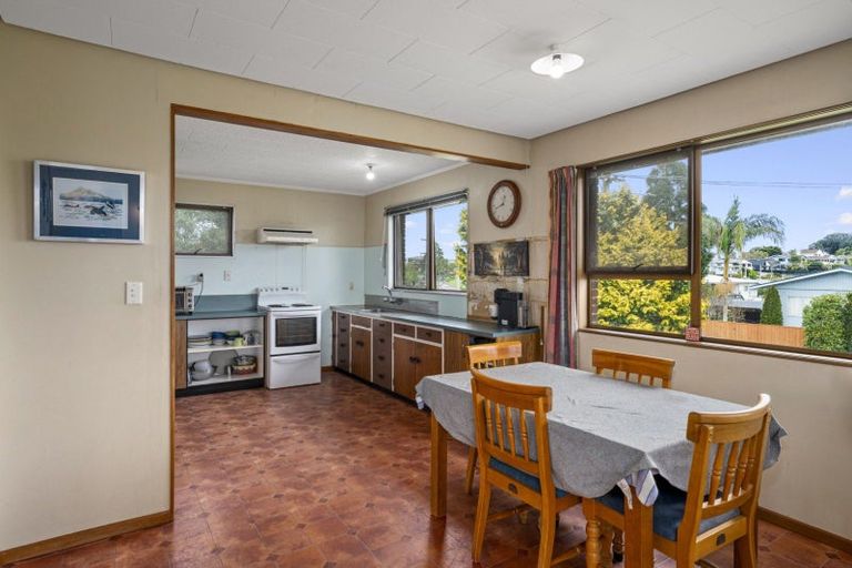 Photo of property in 2 Kowai Grove, Omokoroa, 3114