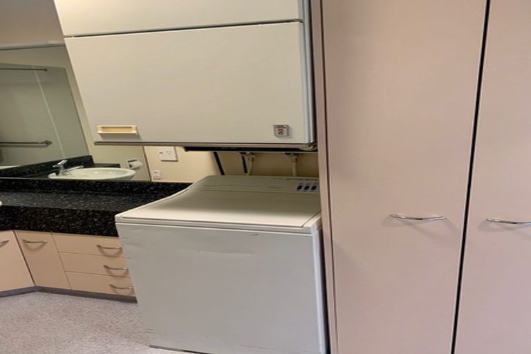 Photo of property in Mansfield Towers, 1 Grant Road, Thorndon, Wellington, 6011