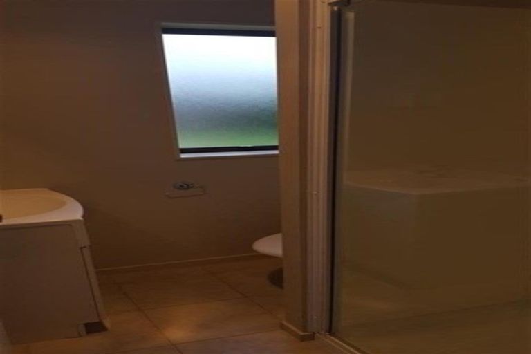 Photo of property in 70a Kayes Road, Pukekohe, 2120