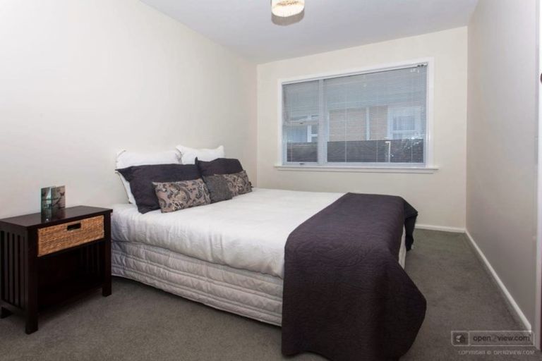 Photo of property in 42 Grahams Road, Ilam, Christchurch, 8041