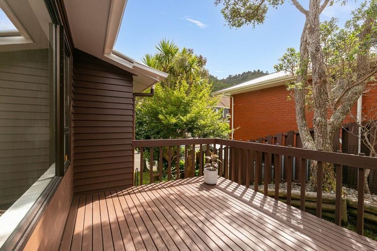 Photo of property in 61 Amapur Drive, Khandallah, Wellington, 6035