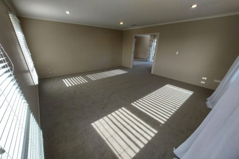 Photo of property in 10 Madison Street, Cambridge, 3434