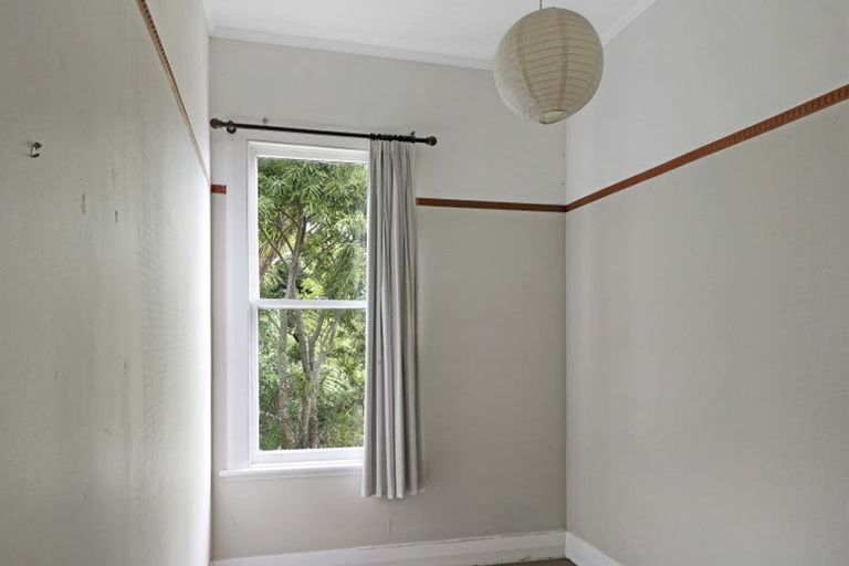 Photo of property in 33 Nottingham Street, Karori, Wellington, 6012