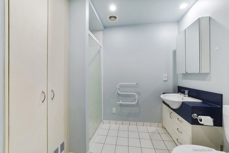 Photo of property in Terrace Heights Apartments, 8e/163 The Terrace, Wellington Central, Wellington, 6011