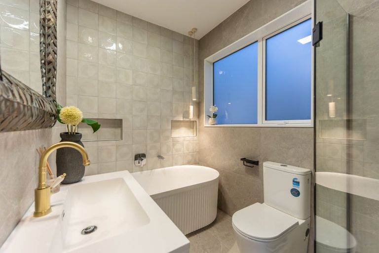 Photo of property in 29 Kaupeka Road, Orewa, 0931