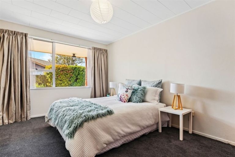 Photo of property in 2/17 Karen Lane, Beckenham, Christchurch, 8023