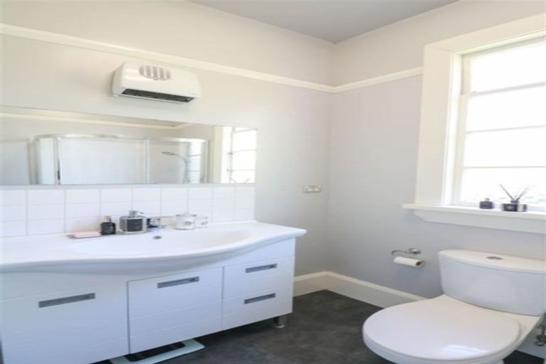 Photo of property in 8 Clifton Terrace, West End, Timaru, 7910