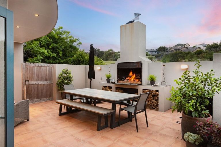 Photo of property in 18 Petrel Lane, Whitby, Porirua, 5024