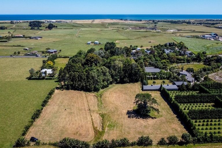 Photo of property in 1252 Devon Road, Sentry Hill, New Plymouth, 4373