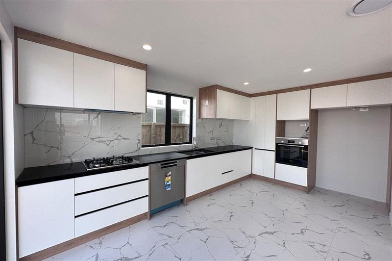 Photo of property in 28 John Gray Street, Papakura, 2110