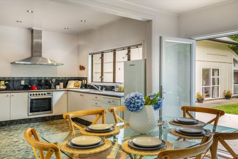 Photo of property in 490 Te Atatu Road, Te Atatu Peninsula, Auckland, 0610