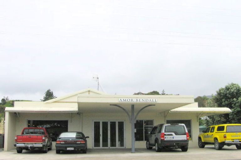 Photo of property in 24 Moana Road, Okitu, Gisborne, 4010