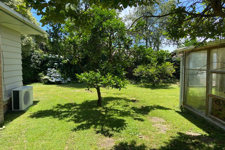 Photo of property in 32 Te Kanawa Crescent, Henderson, Auckland, 0610