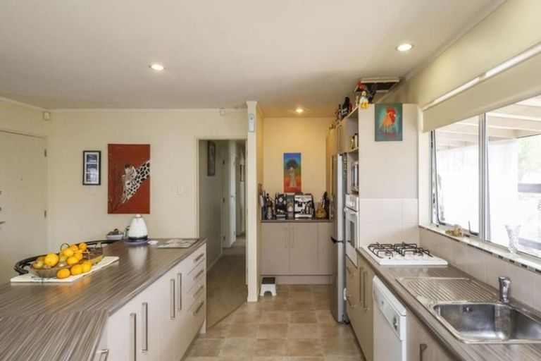 Photo of property in 12 Humphries Place, Awapuni, Palmerston North, 4412