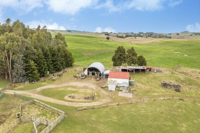 Photo of property in 831 Te Onepu Road, Te Onepu, Hastings, 4174