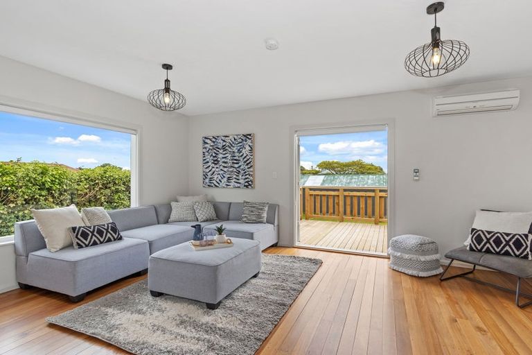 Photo of property in 11 Glenrowan Avenue, Avondale, Christchurch, 8061