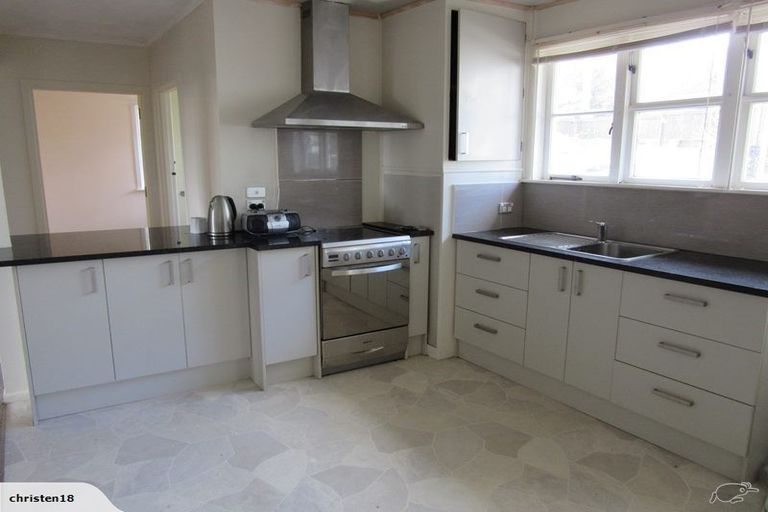 Photo of property in 79 Awaroa Road, Sunnyvale, Auckland, 0612