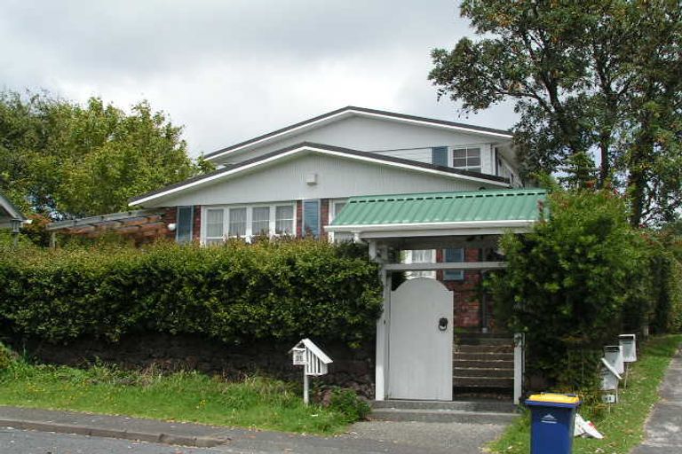 Photo of property in 35 Northumberland Avenue, Belmont, Auckland, 0622